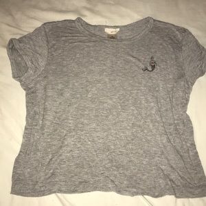 Cropped grey tee shirt